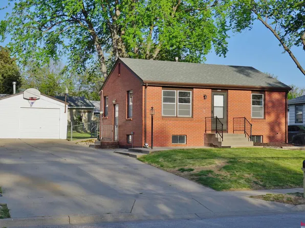 2956 N 12th St, Lincoln, NE 68521