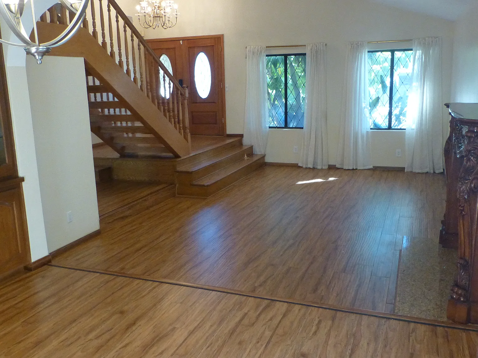 4 bed, 2390 sqft, $5,900 — Photo 3