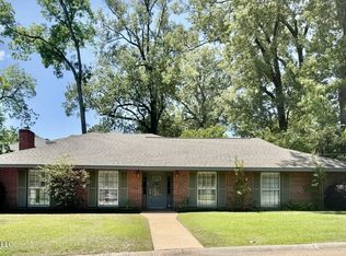 35 Oakhurst Dr, Natchez, MS 39120