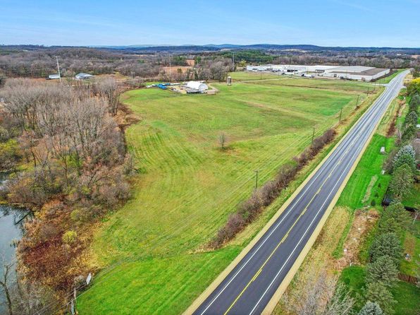 105 Kent Road #L1 & L3-8, Poynette, WI 53955