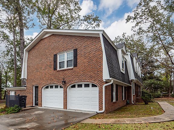 3rd image of 304 Lakeview Dr