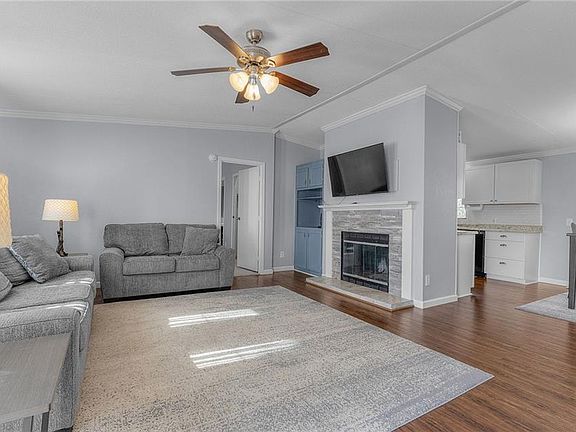 3rd image of 30715 Hunt Club Rd