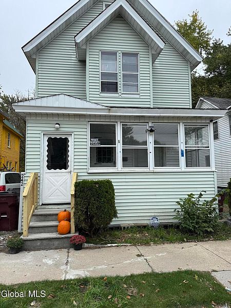 4th image of 242 Bleecker Street
