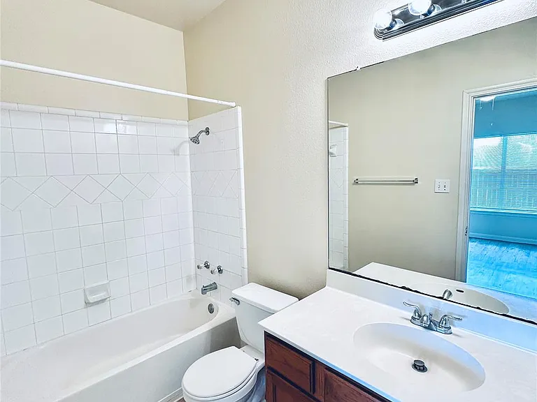 2873 Southampton Way #B — Photo 27