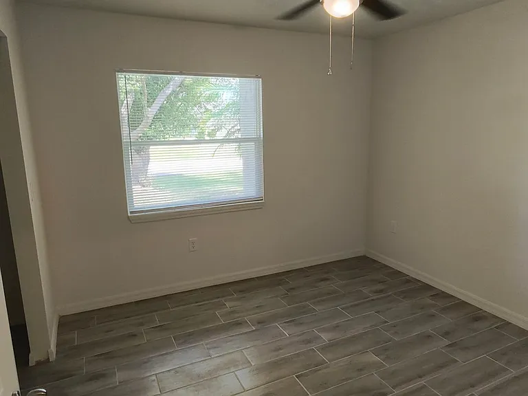 1129 Presque Isle Dr — Photo 17