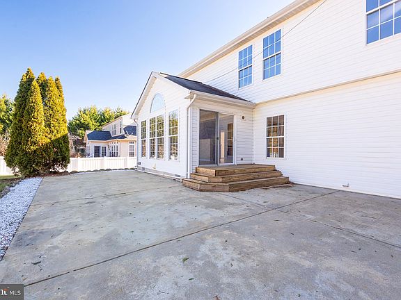 4th image of 213 Lurgan Ln