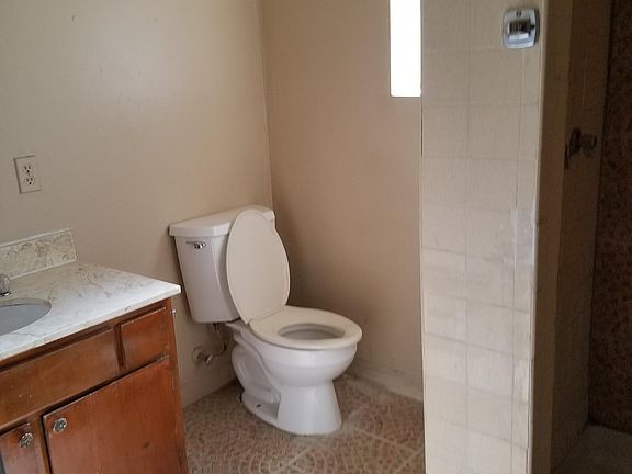 5th image of 11 Melrose Ct