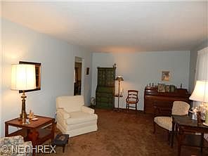 3rd image of 3833 Kenwood Dr