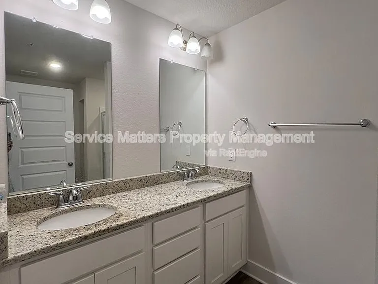 1615 Iroquois Ct — Photo 22