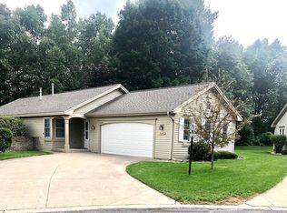1146 Hemingway Ln, Traverse City, MI 49686