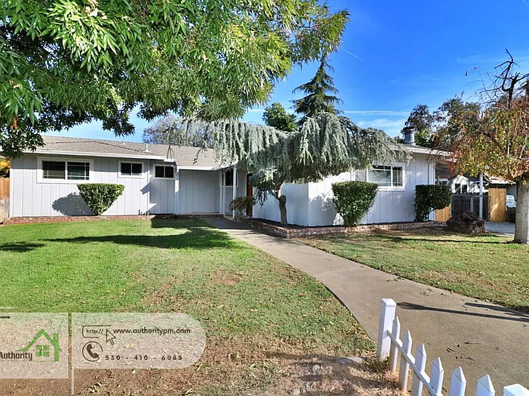 155 Mary Ln — Photo 2