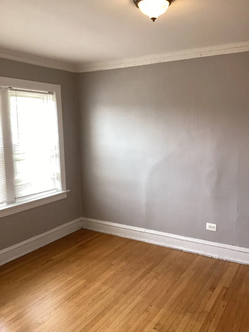 7549 S Kenwood St — Photo 2