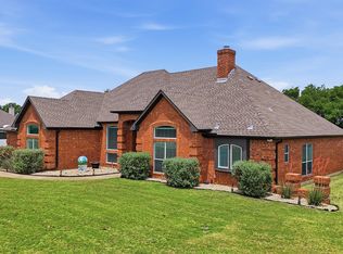 3111 Briarcliff Cir, Gainesville, TX 76240