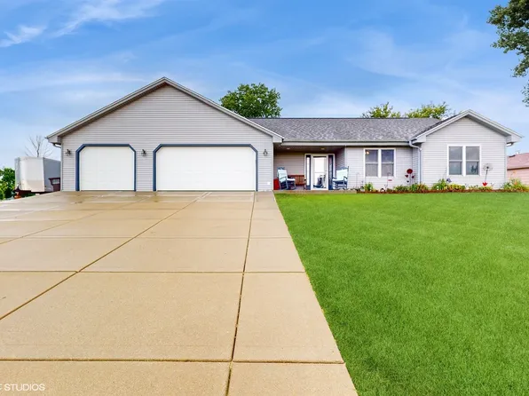 8601 Thompson Dr, Waterford, WI 53185