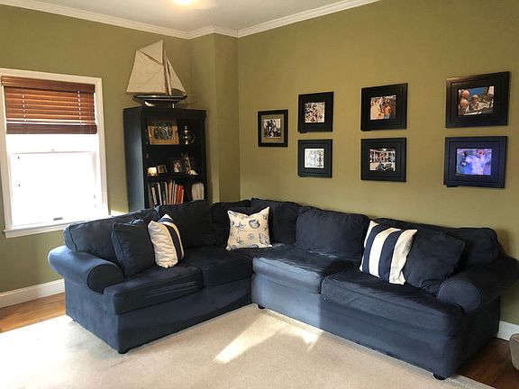 3rd image of 30 Cedar Point Ln