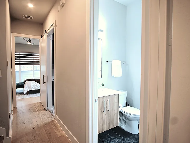2228 Wycliff Ave — Photo 16