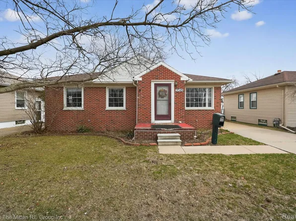 17049 Reno St, Riverview, MI 48193