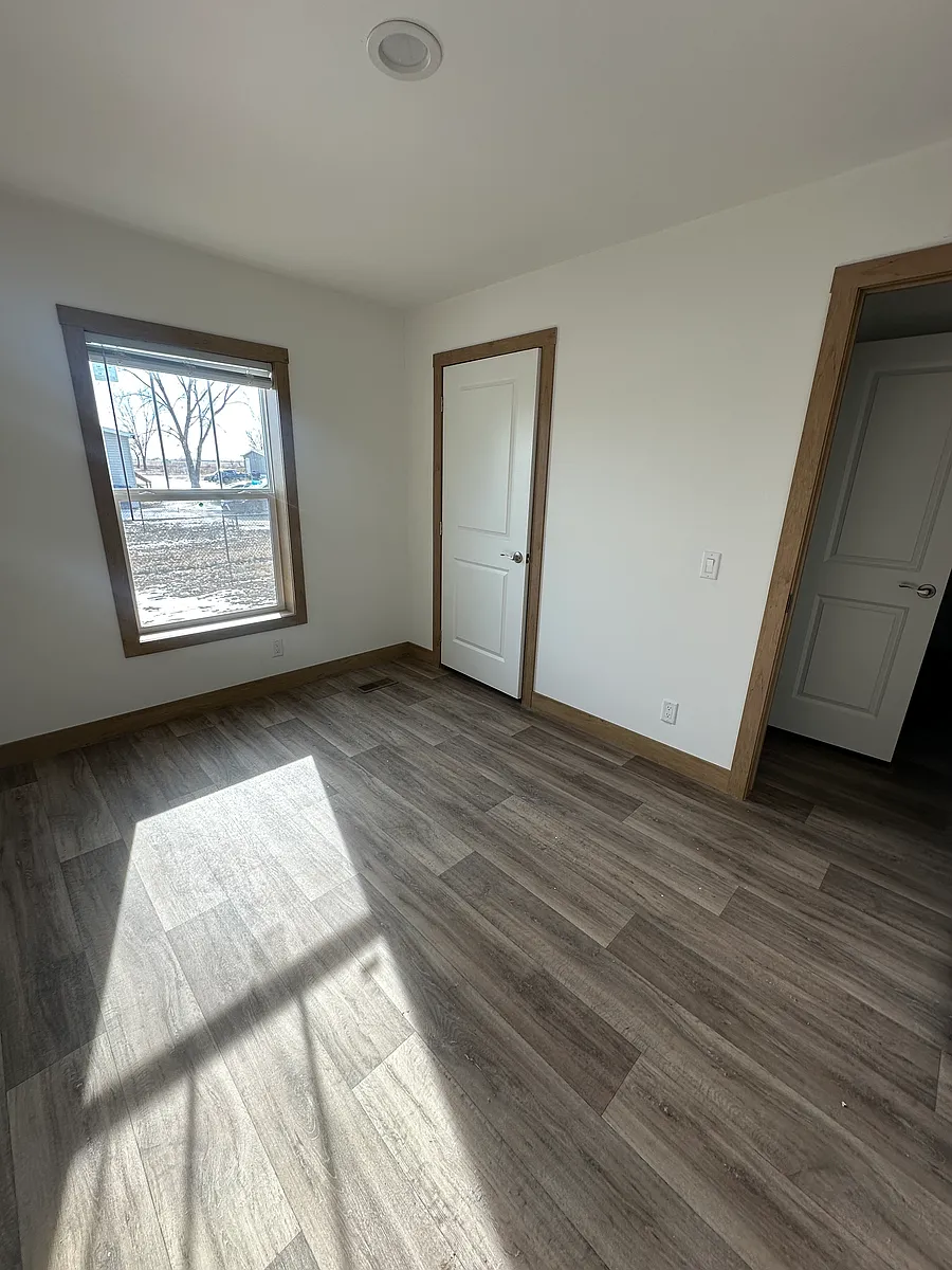 Building Photo - 203 E 37th Pl