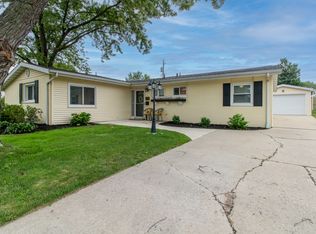 222 Ivanhoe Way, Bloomington, IL
