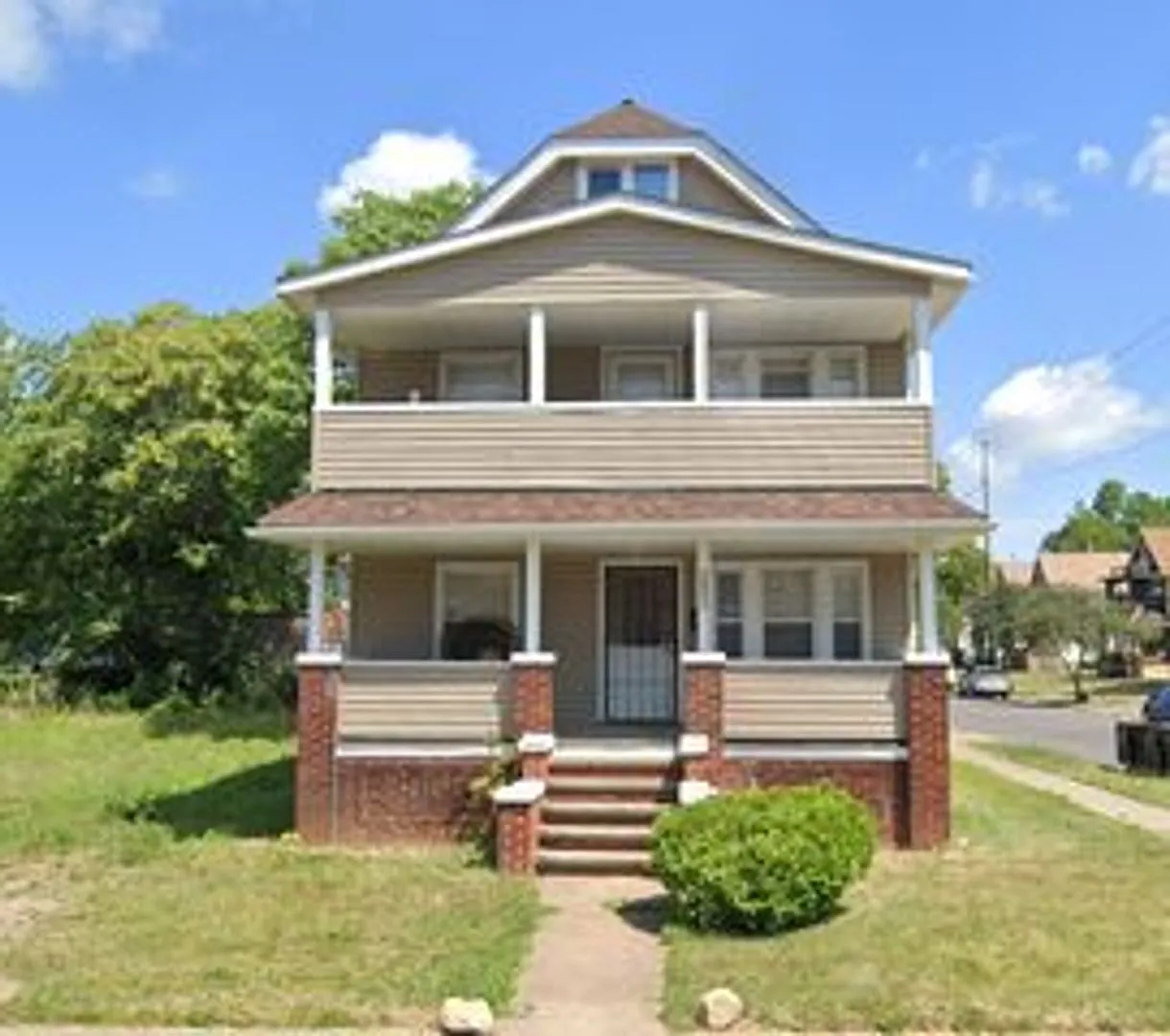 2863-5 Avondale Ave — Photo 1