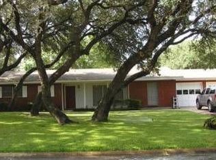 1417 Shadyside Dr, Rockport, TX 78382