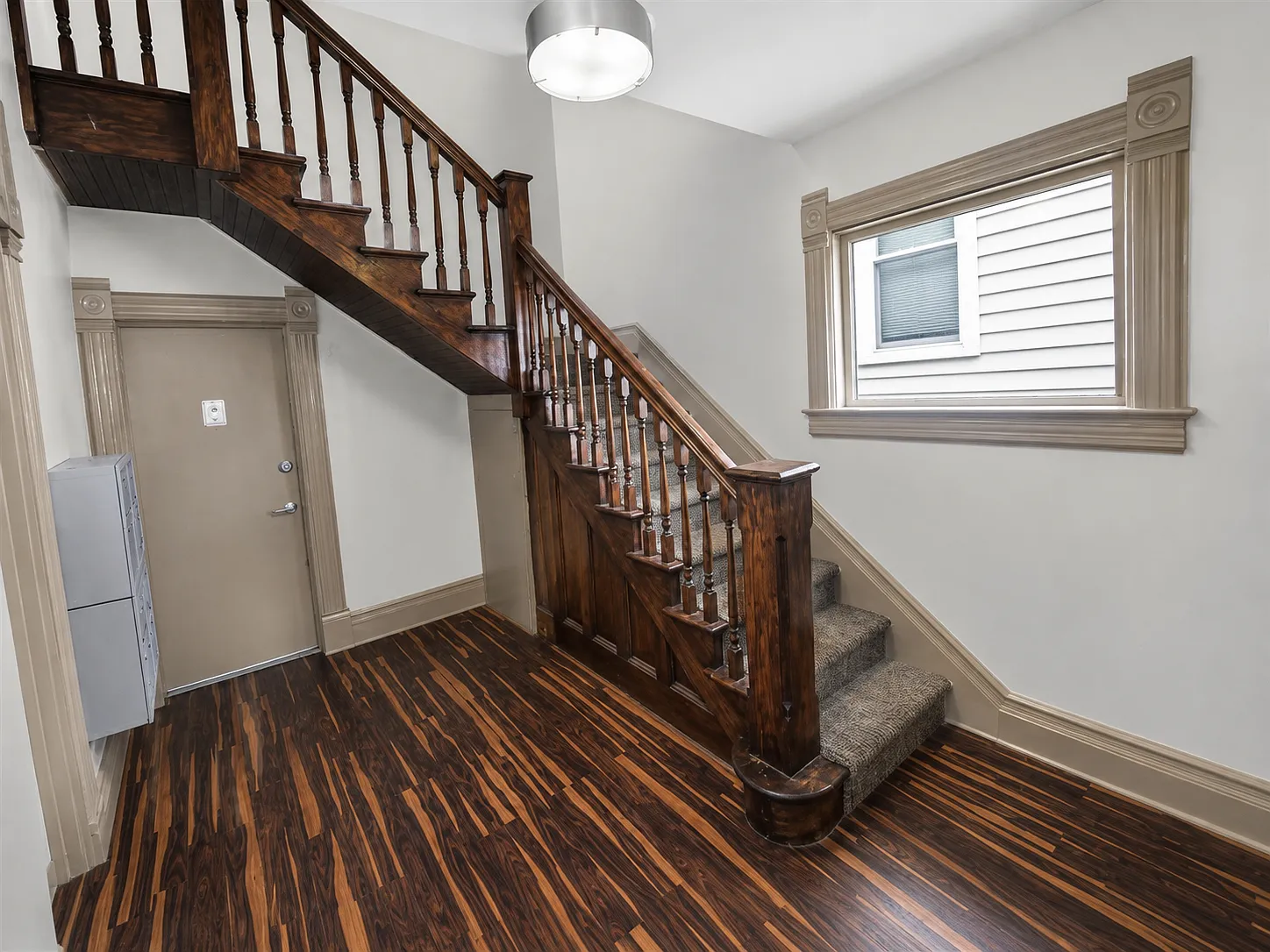 618 Packard — Photo 3