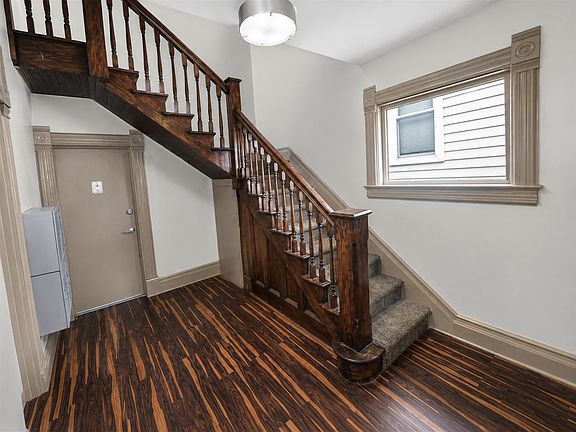 2nd image of 618 Packard St APT 7