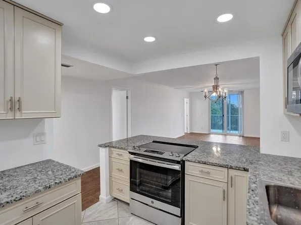 5700 NW 2nd Ave, Boca Raton, FL