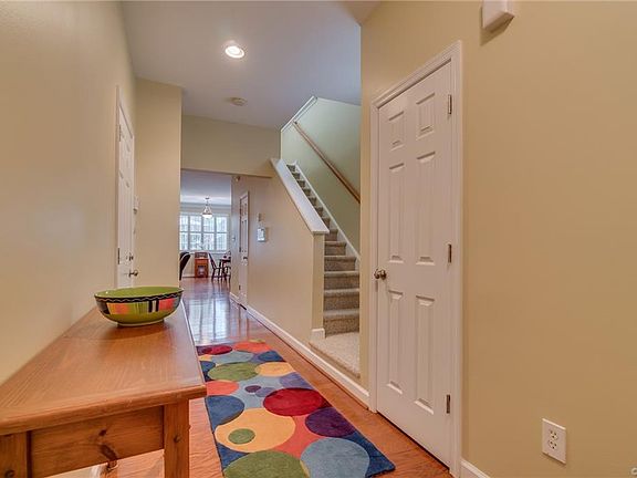 3rd image of 7329 Jackson Arch Dr