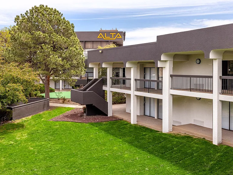 Alta Apartments — Photo 28