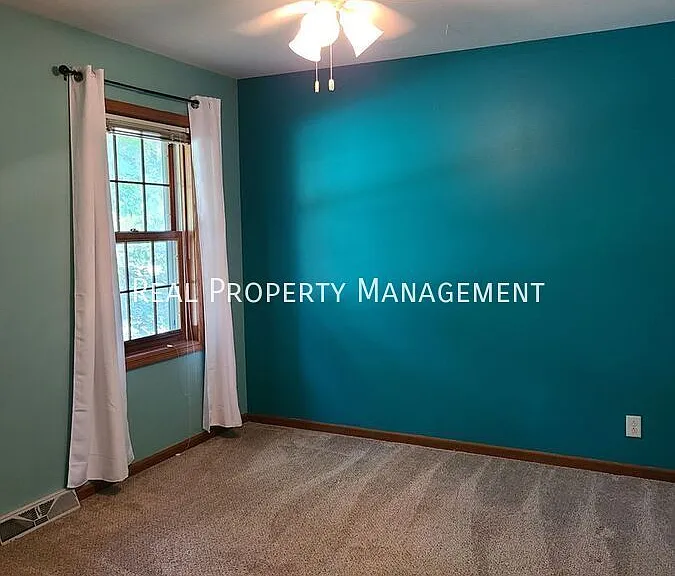 N60W23856 Butternut Ln — Photo 16
