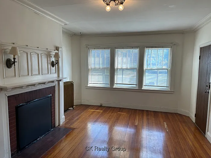 Mount Auburn St — Photo 1