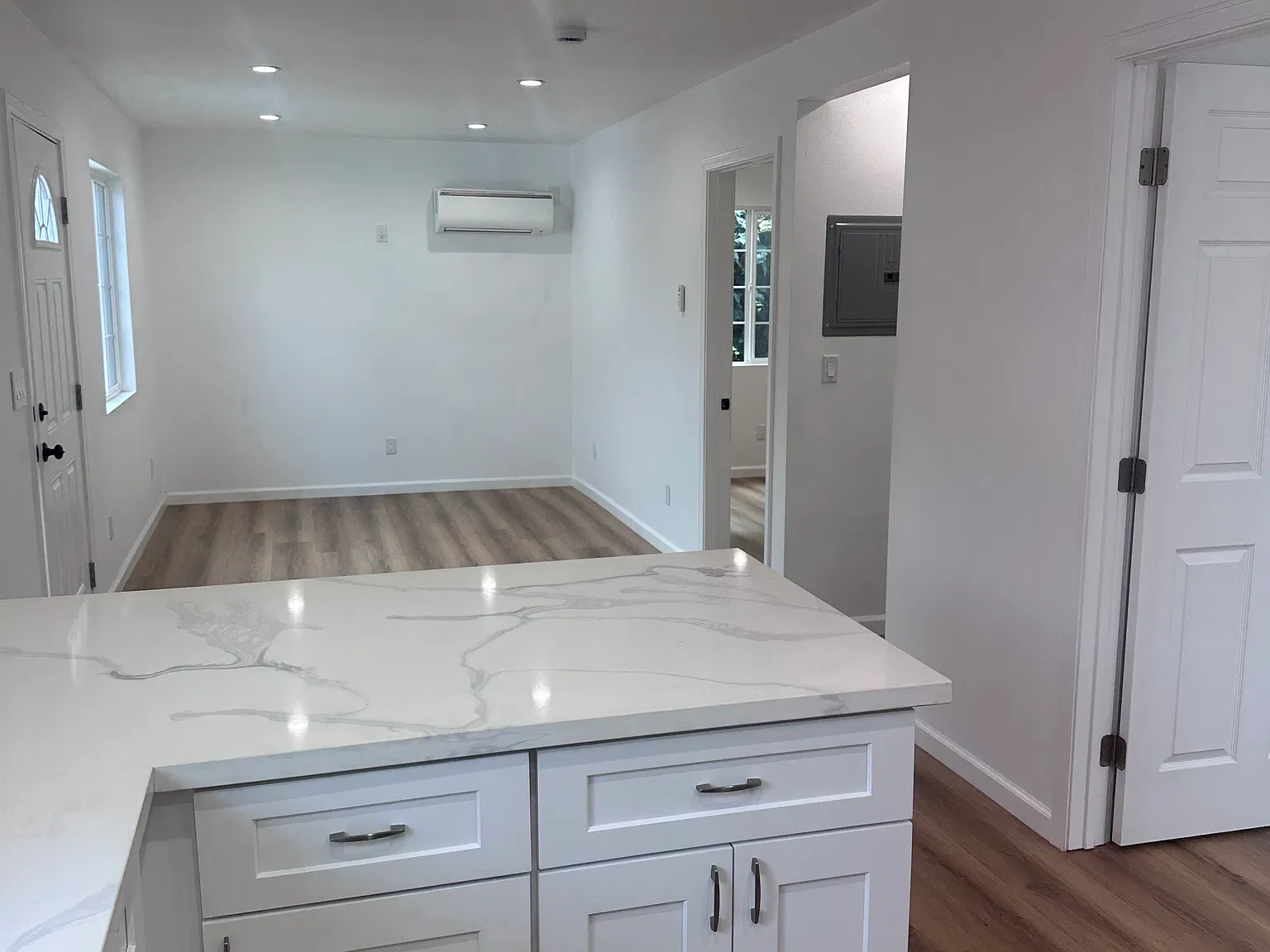 1009 Pontenova Ave — Photo 2