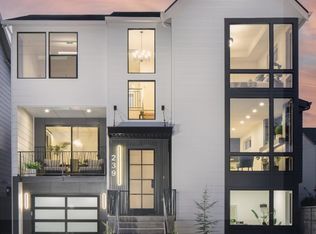 239 S Flower St, Portland, OR 97239