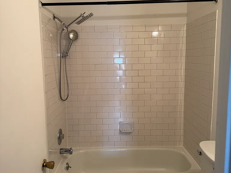 1806 Thames St — Photo 5