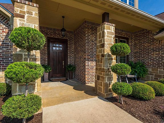 2nd image of 117 Germantown Cir
