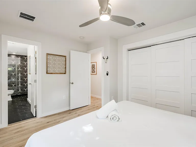 2516 Friar Tuck Ln — Photo 20