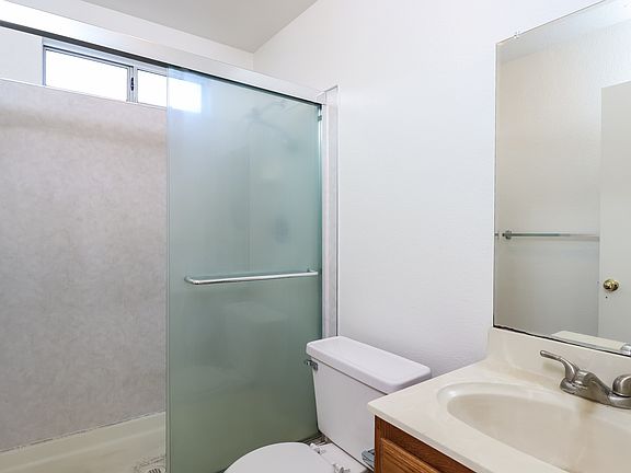 4th image of 107 Clark Ct