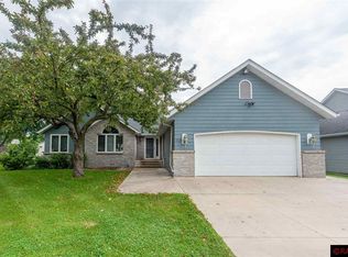 213 Wadsworth Dr, Mankato, MN 56001