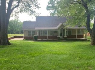 420 N Dickinson Rd, Independence, MO 64050