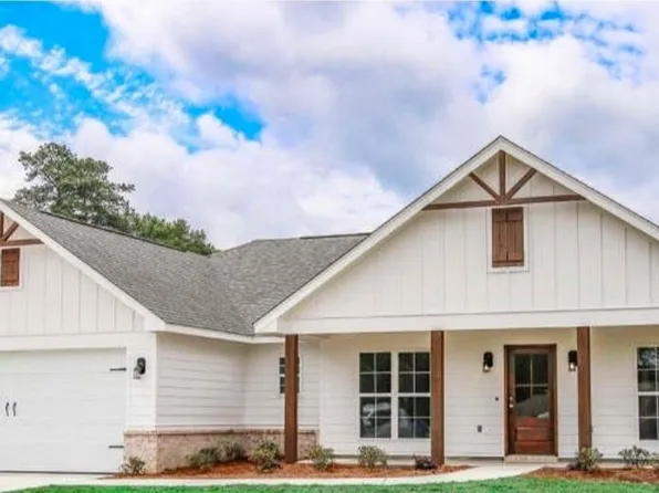 434 Saturn Ave, Salina, KS 67401