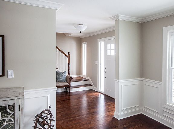 2nd image of 414 E Valley Ln