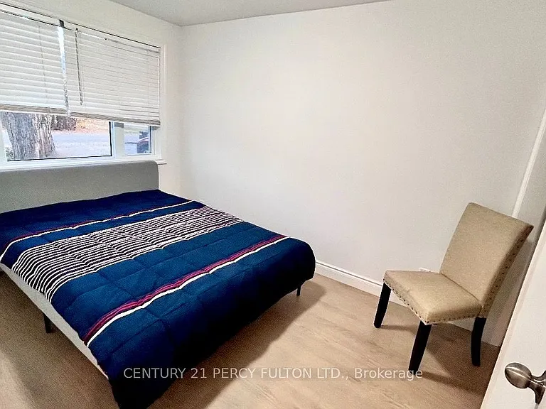 242 Simcoe Ave — Photo 7