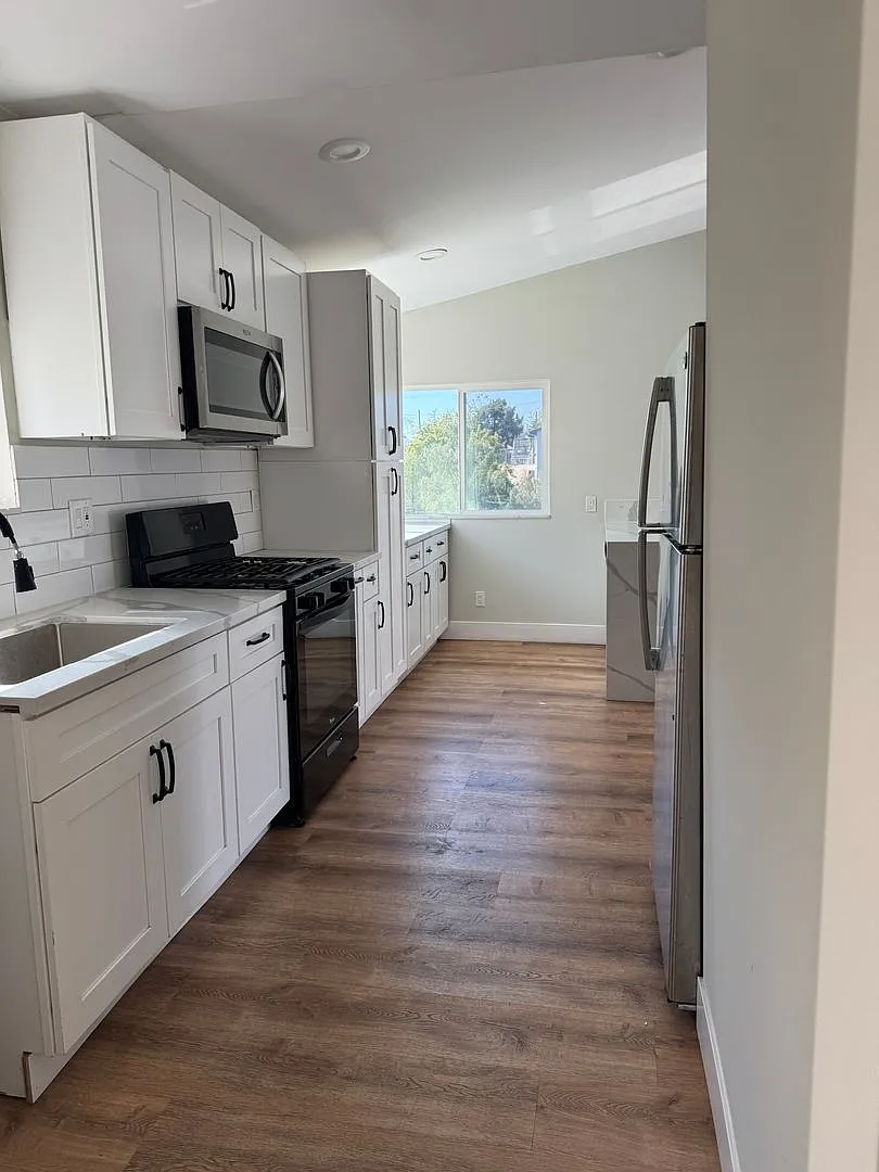 2774 - 2780.5 Vista Way — Photo 4