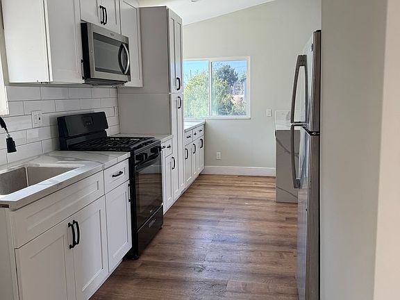 4th image of 2774-2780.5 Vista Way #2776