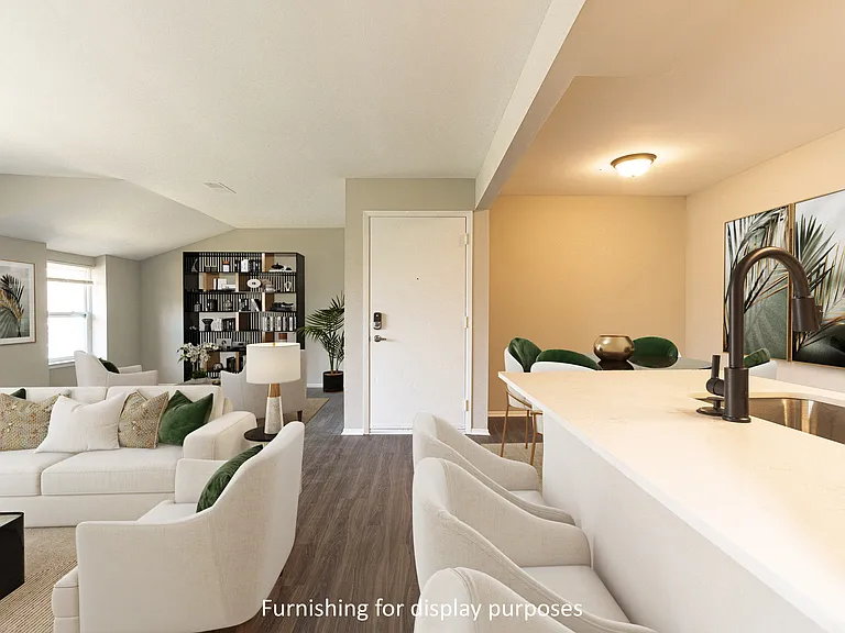 Bristol Square and Golden Gate Apartments — Photo 53