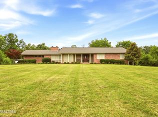 605 S Charles G Seivers Blvd, Clinton, TN 37716