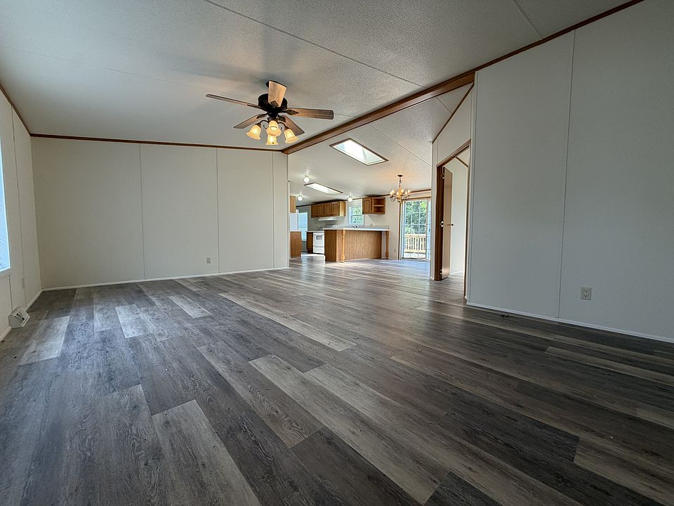 1st image of 3261 Kaetzel Rd
