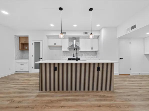 2123 Lake Village Dr, Humble, TX 77339