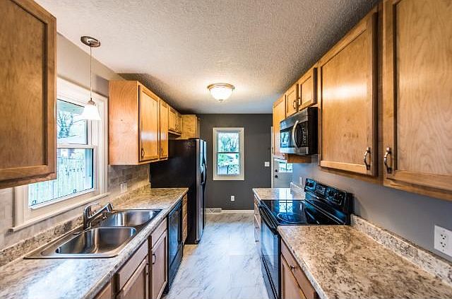 Brand new Maple Kitchen Cabinets